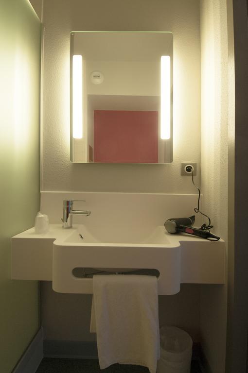 B&B Hotel La Rochelle Beaulieu Puilboreau Oda fotoğraf